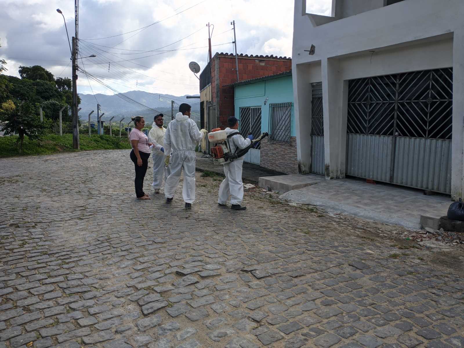 Camacã: Agentes de Endemias seguem com os serviços de Bloqueio Espacial no combate ao mosquito transmissor da Dengue

